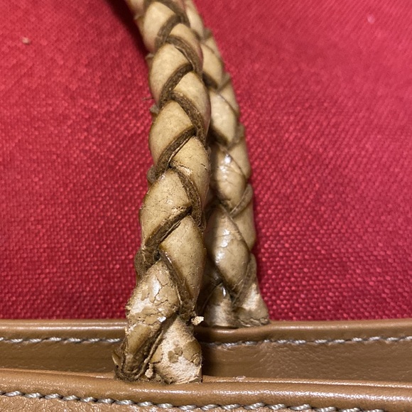 Burberry London Authentic handbag. In better than good condition. - Picture 14 of 16